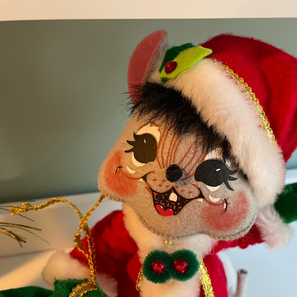 Annalee Santa Mouse with Sack of Presents